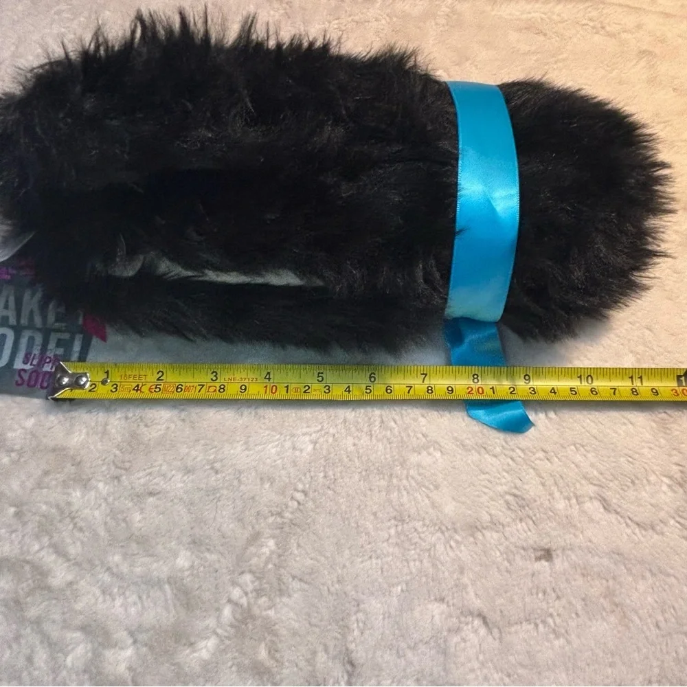 NWT Slipper Socks Make + Model Fuzzy Black Bow for Gifting Shoe Size 8.5 - 10